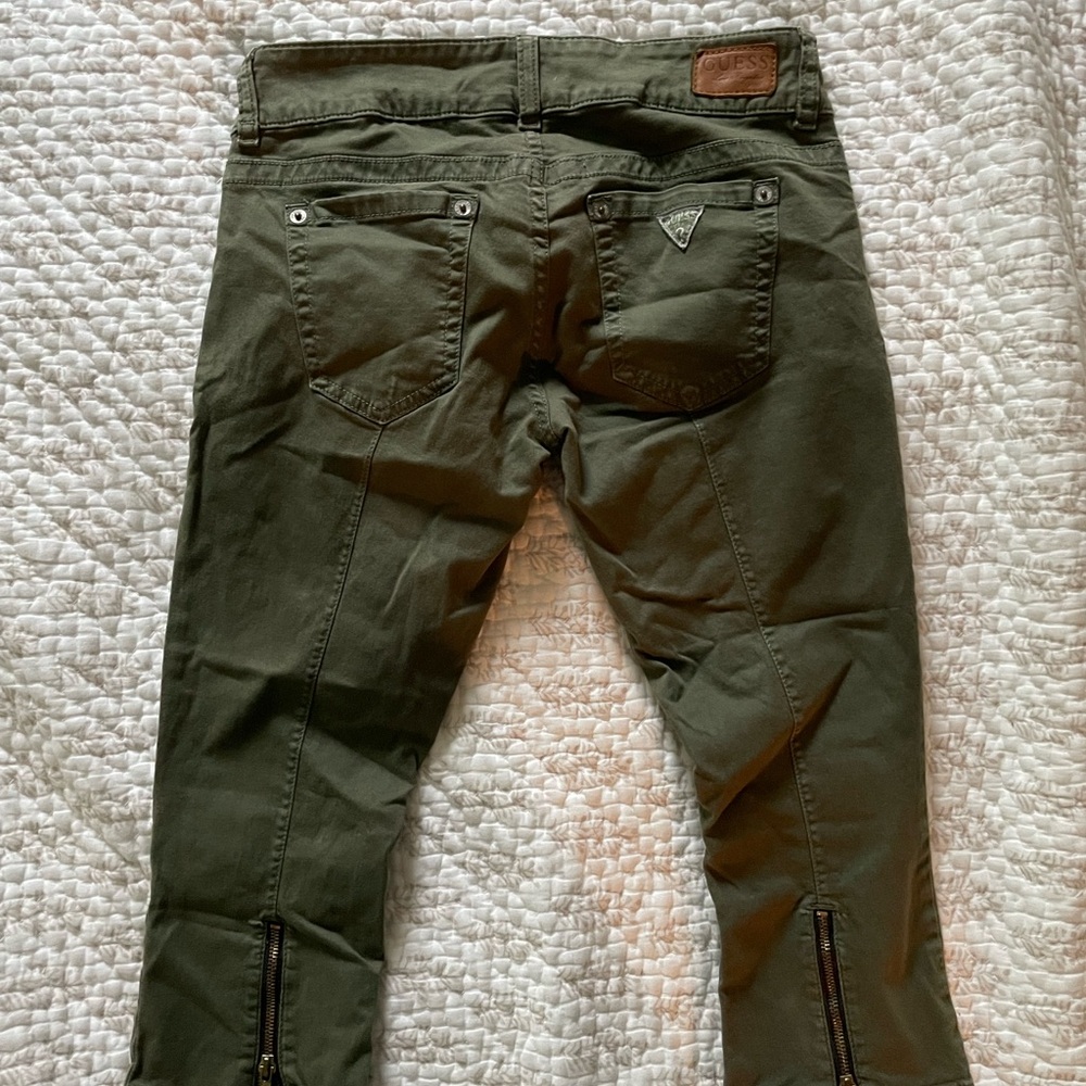 Vintage Y2K low rise guess capris